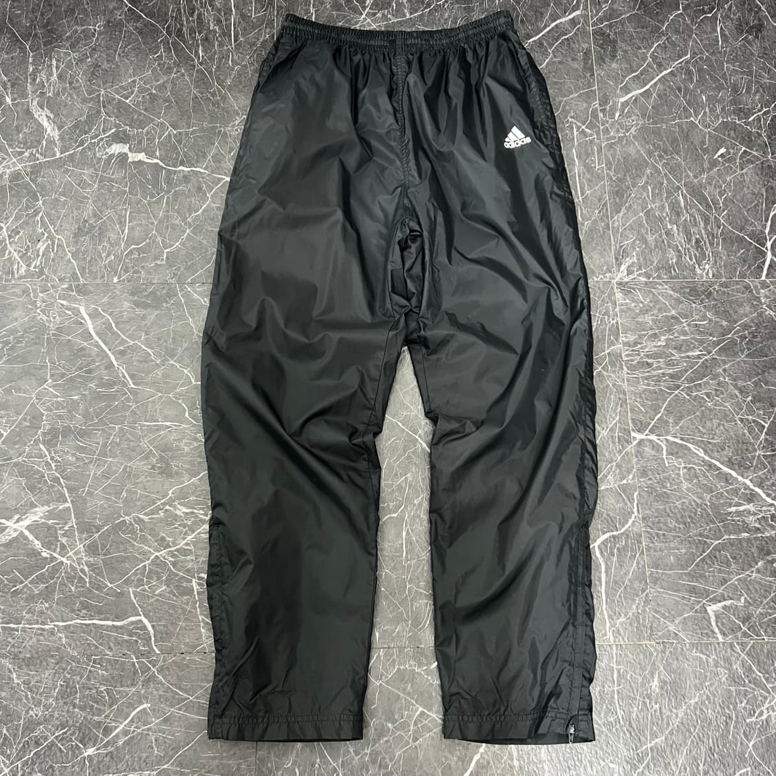 아디다스 00s 유광 블랙 삼선 트랙팬츠 상품이미지4