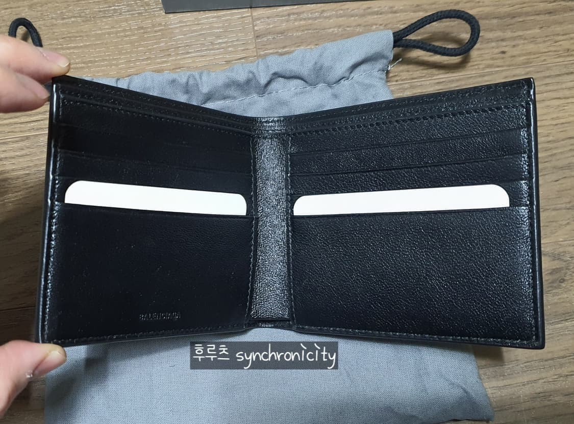 발렌시아가 레이어드 로고 반지갑 상품이미지6