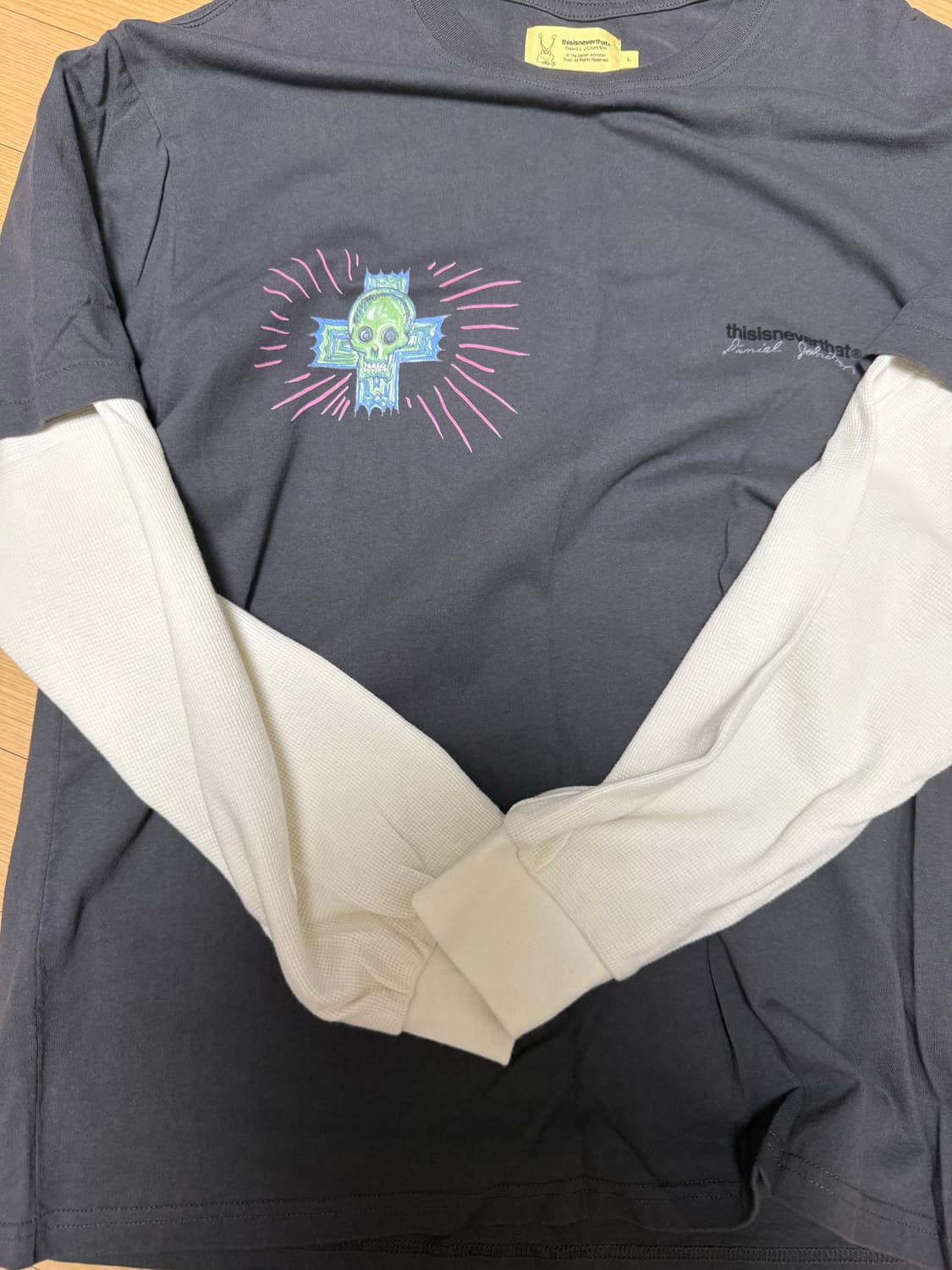 디스이즈네버댓 다니엘 존스톤 롱슬리브 상품이미지3