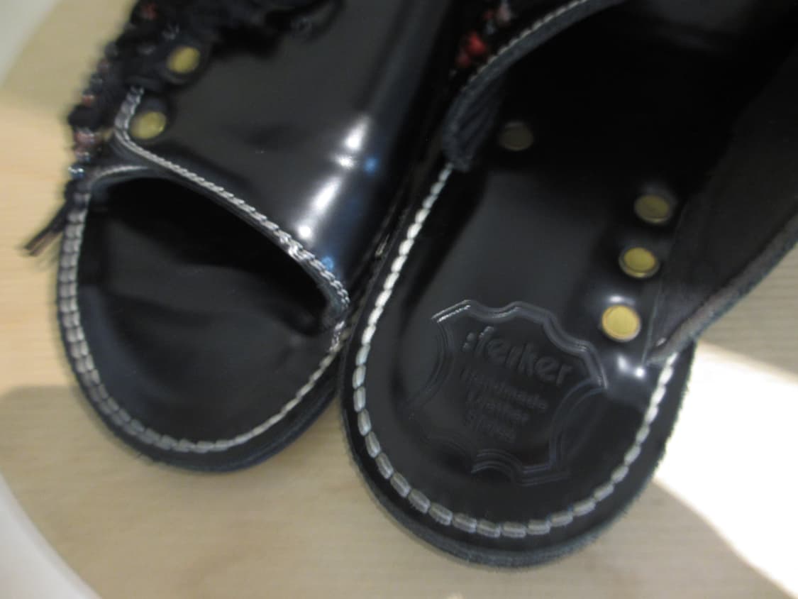 ferker 페르커 블랙 가죽 장식 슬리퍼  상품이미지2