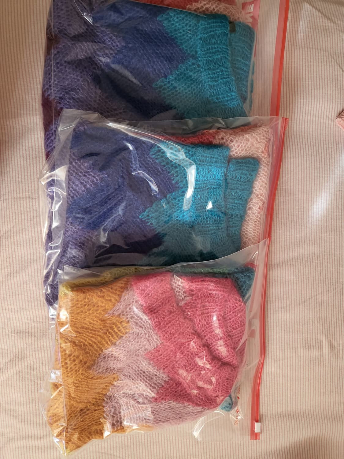 (새상품)미안하다 사랑한다 임수정 무지개니트 새상품팝니다 상품이미지5