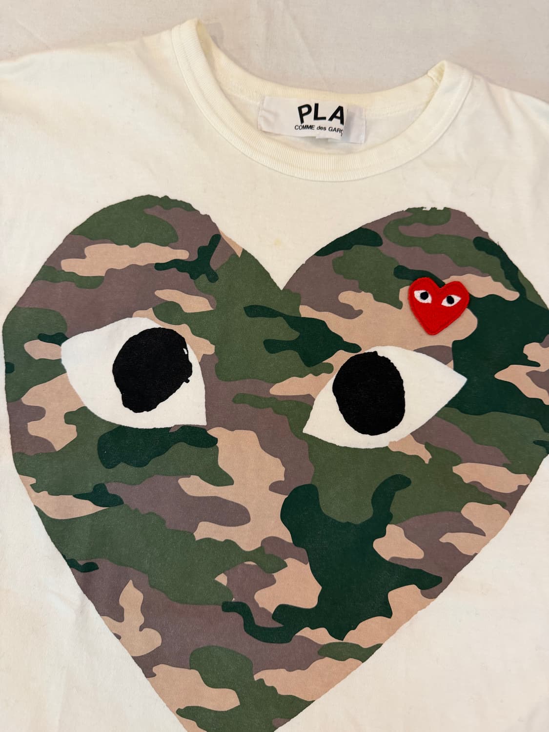 꼼데가르송 카모플라쥬 빅하트 반팔 티셔츠 화이트 상품이미지3