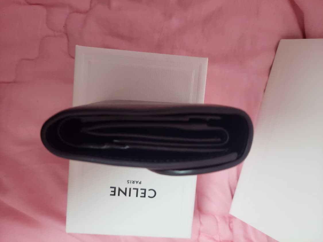 정품)급처상태좋음!셀린느 트리옹프 반지갑 공홈가 97만원 플랩 지갑 상품이미지8