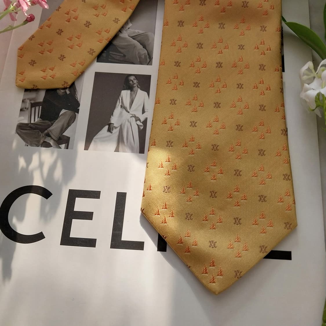 셀린느 실크 옐로우 트리오페&요트 넥타이 9.1cm A+등급 K1556
 상품이미지5