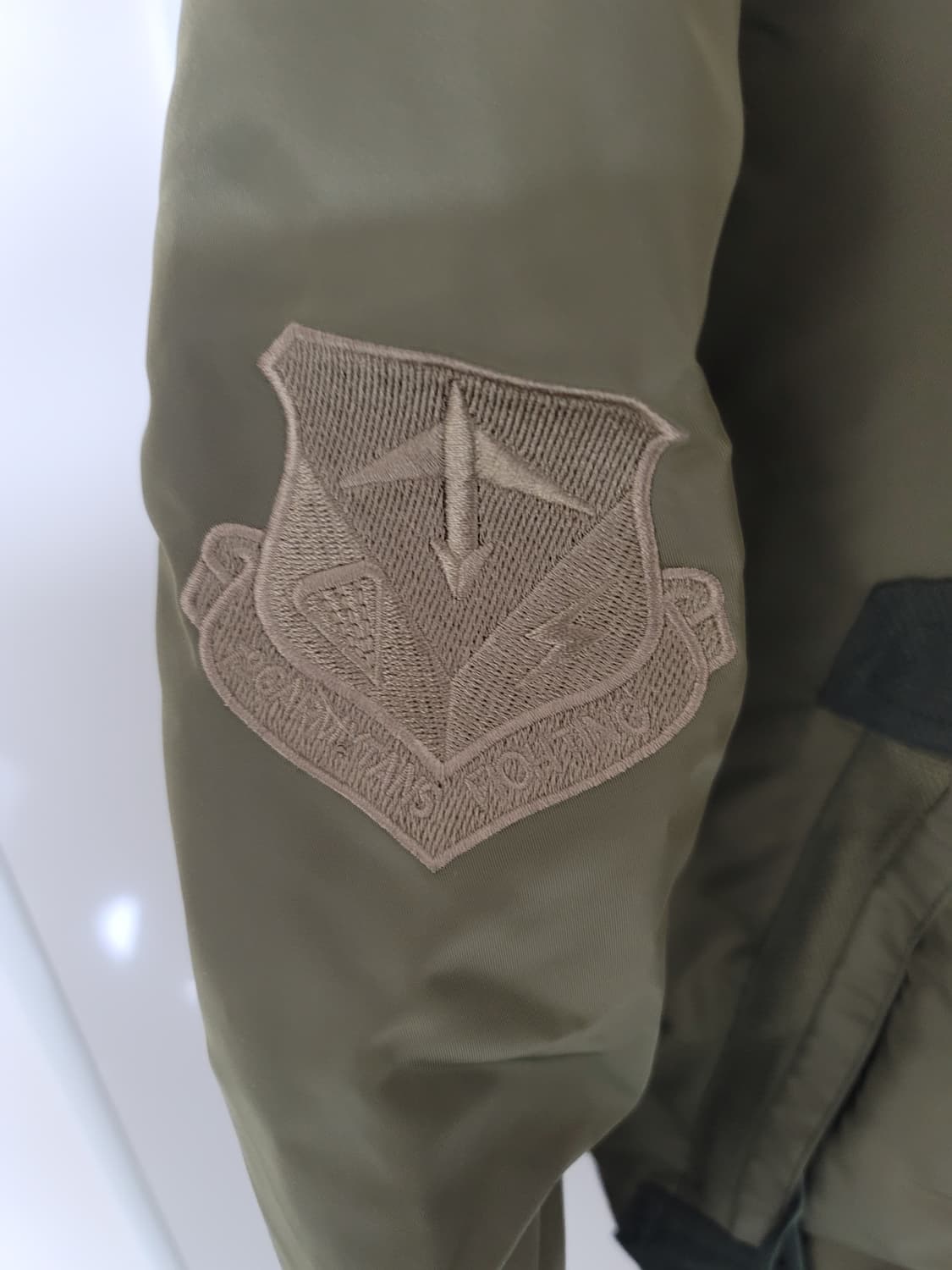 잔디지푸 항공자켓 M 100정사이즈 상태극상

 상품이미지4