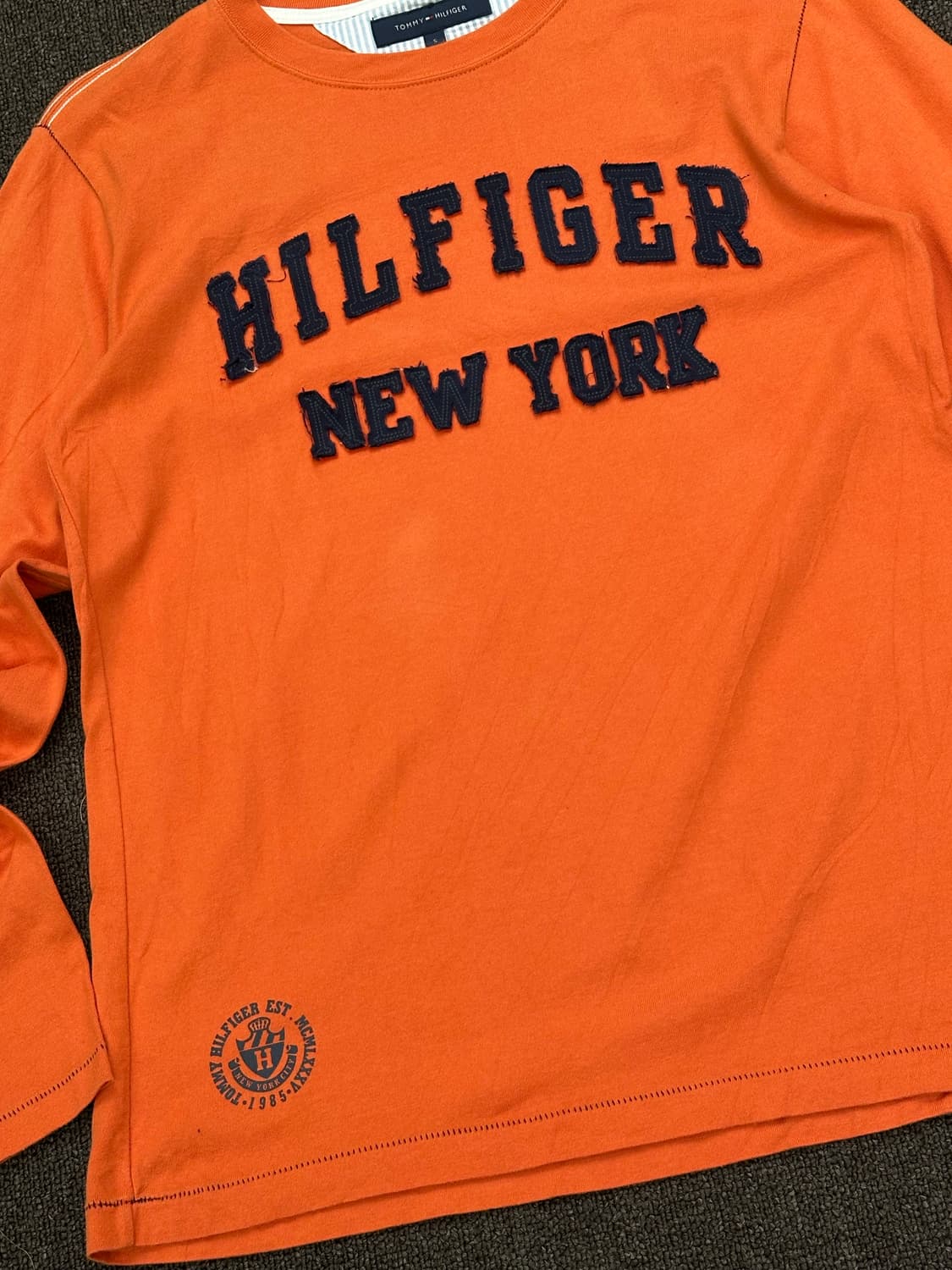 S)타미힐피거 빈티지 뉴욕 레터링 로고 패치 롱슬리브 상품이미지2