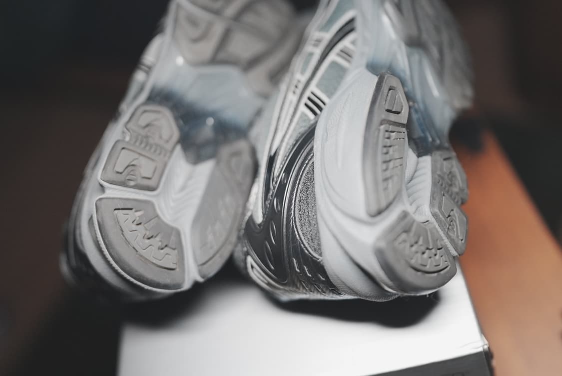 아식스 언어펙티드 젤카야노14 실버문 275사이즈 상품이미지5