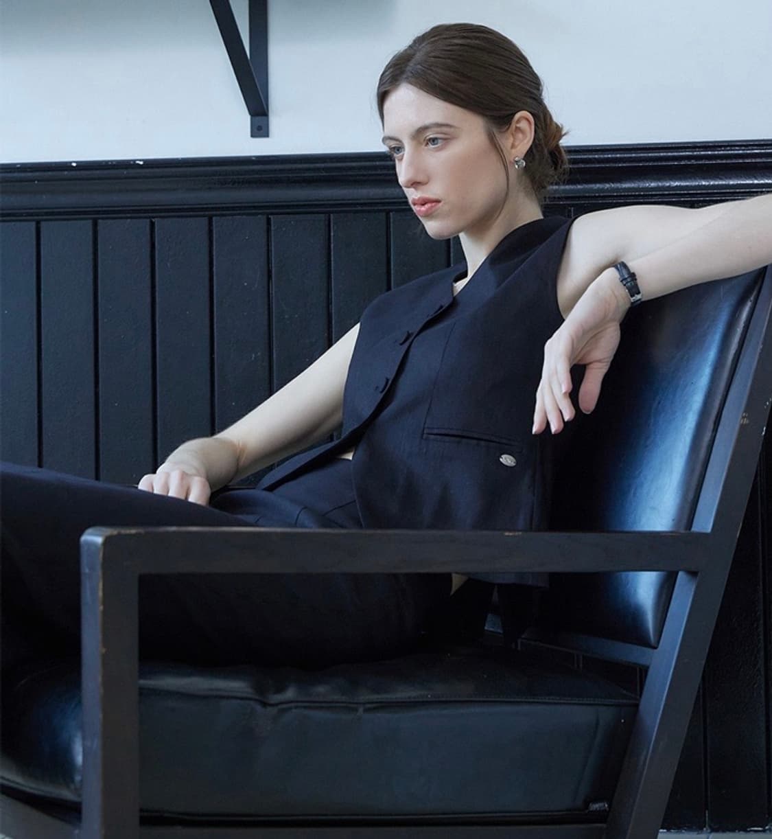 어다울 린넨 블랙 베스트 스커트 셋업 정장 면접룩 하객룩 상품이미지3