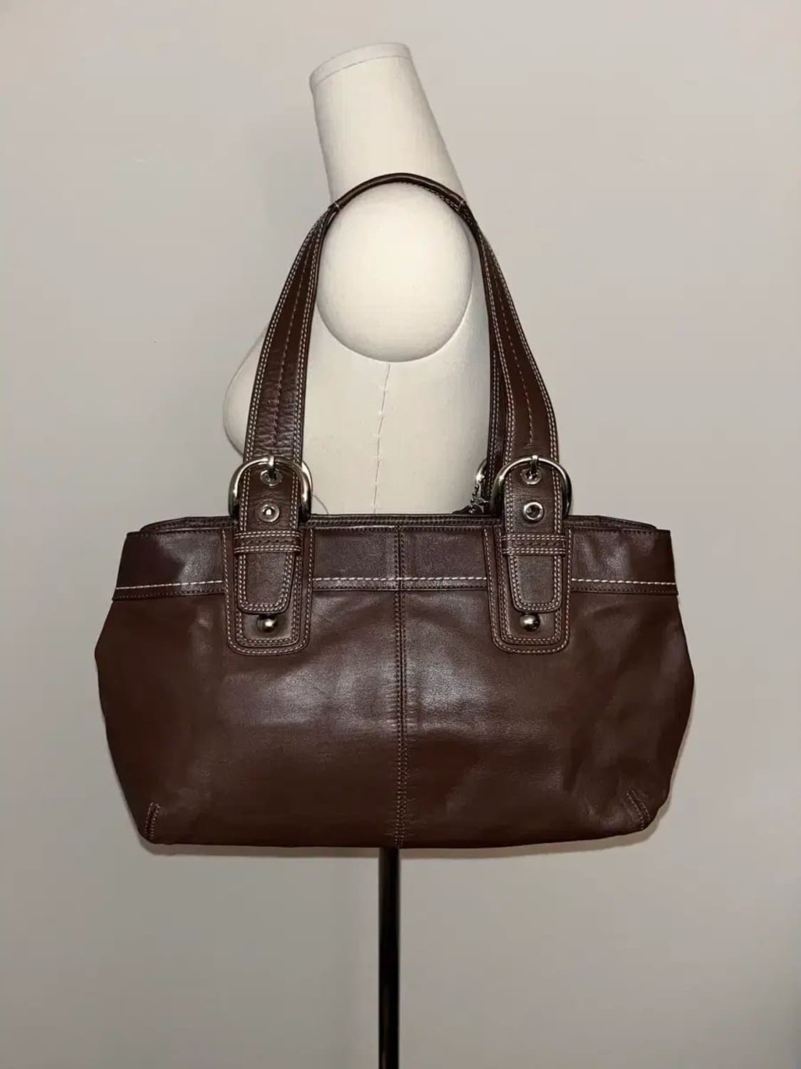 코치 브라운 레더 숄더백 상품이미지1