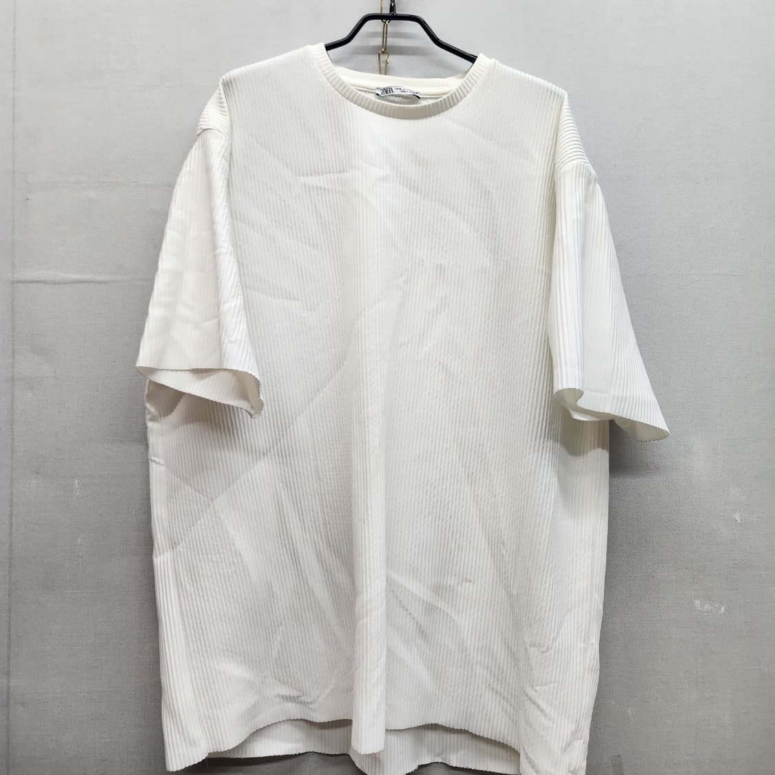 자라 ZARA 플리츠 오버핏 반팔티 XL(XL~2XL) 상품이미지1