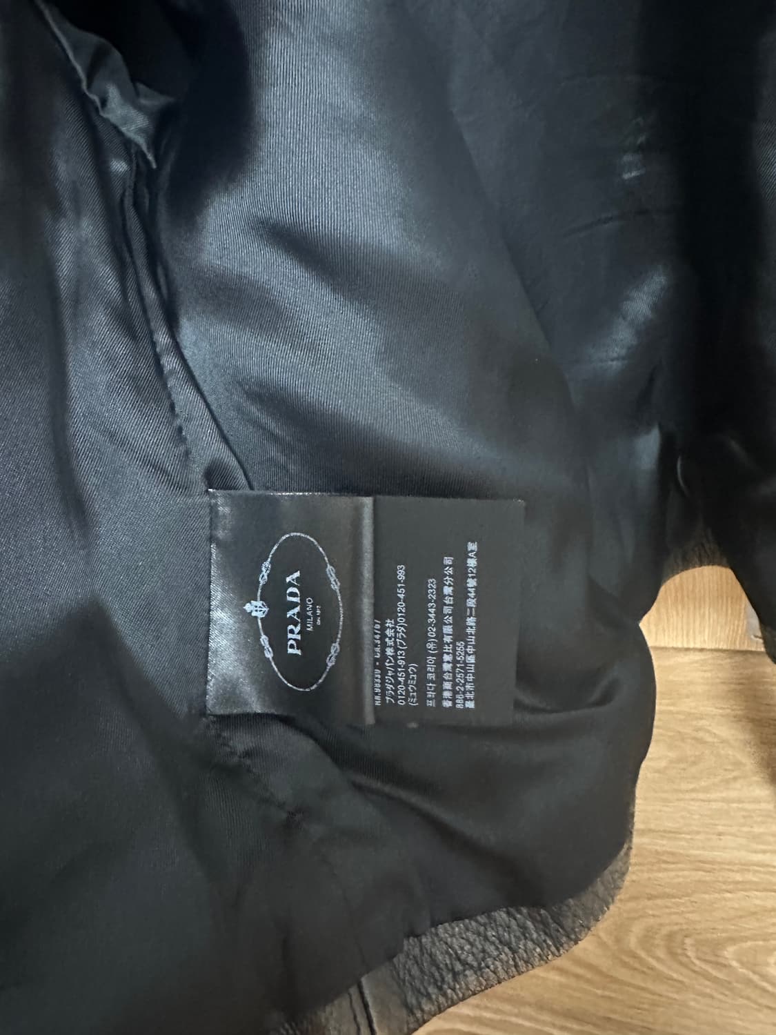 프라다 나파 벨티드 레더 자켓 42 상품이미지7
