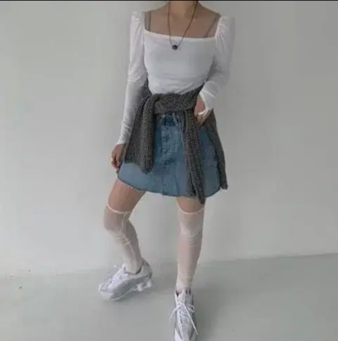 5muse 오뮤즈 스퀘어넥 롱슬리브티 화이트 긴팔티셔츠 상품이미지6