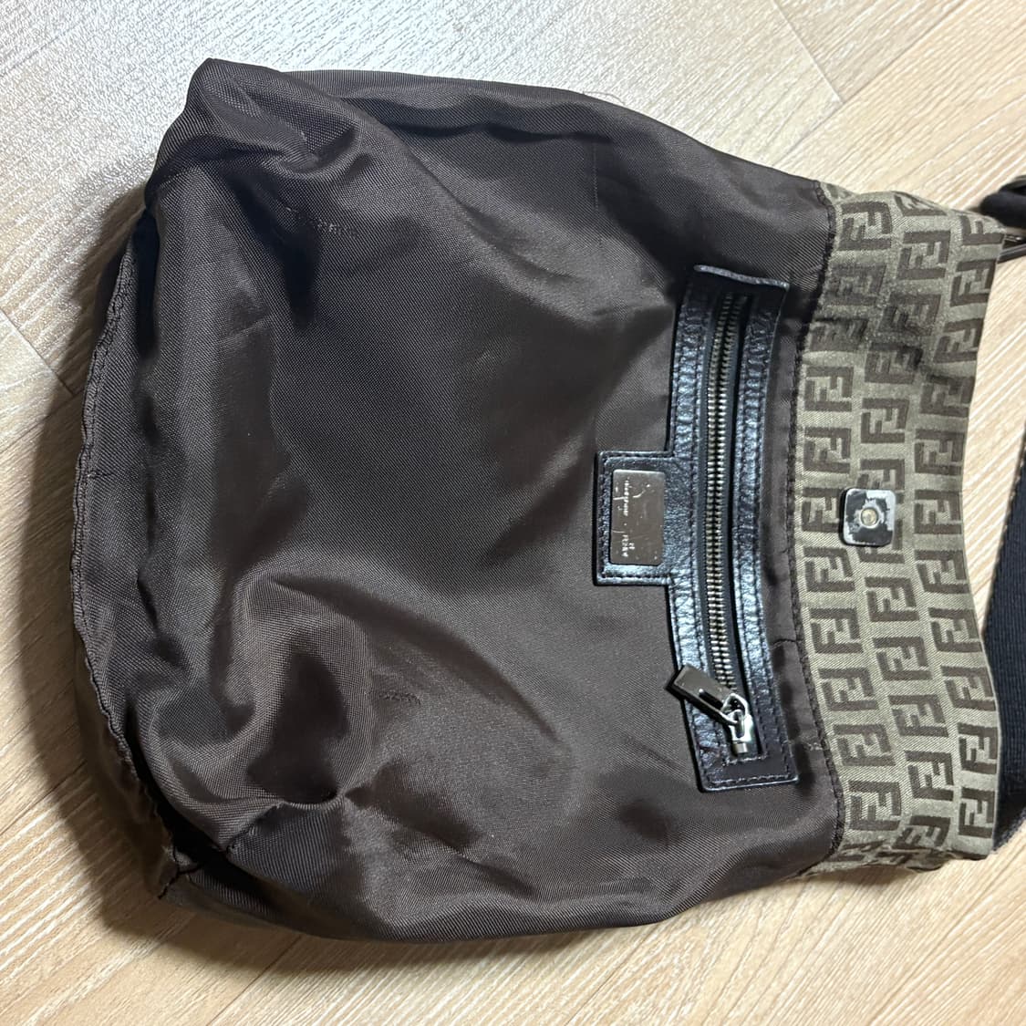 펜디 주카 숄더백 상품이미지7