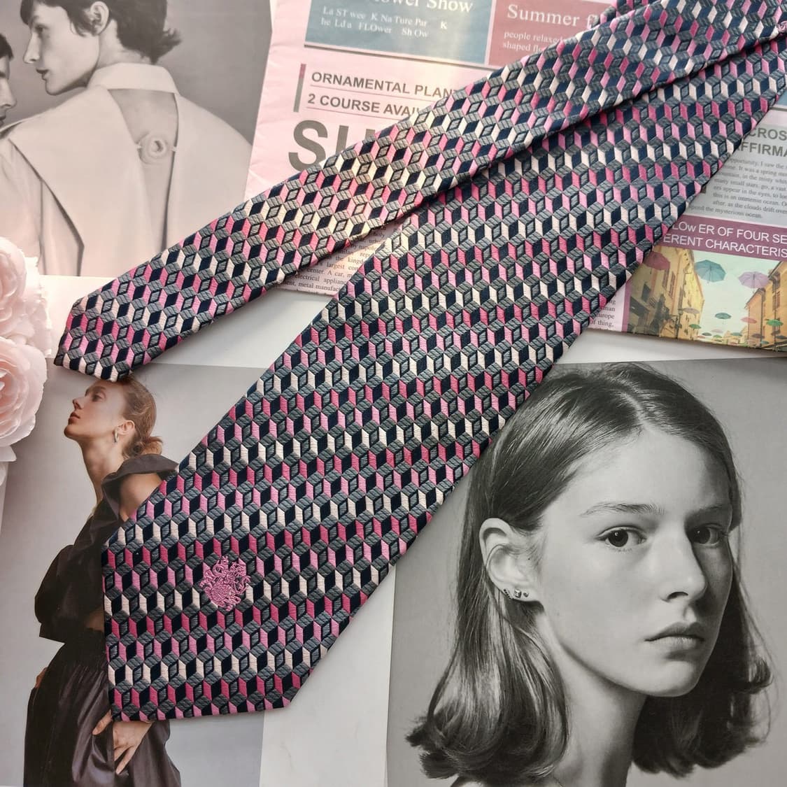 아쿠아스큐텀 실크 큐브 패턴 넥타이 9.7cm A+등급 A18794
 상품이미지3