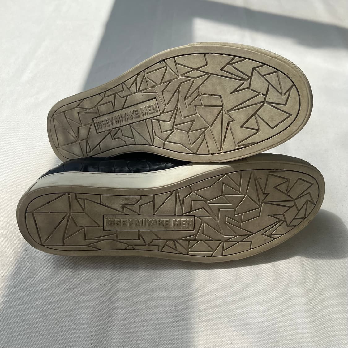 이세이미야케 크로커다일 텍스처 레더 스니커즈 상품이미지7