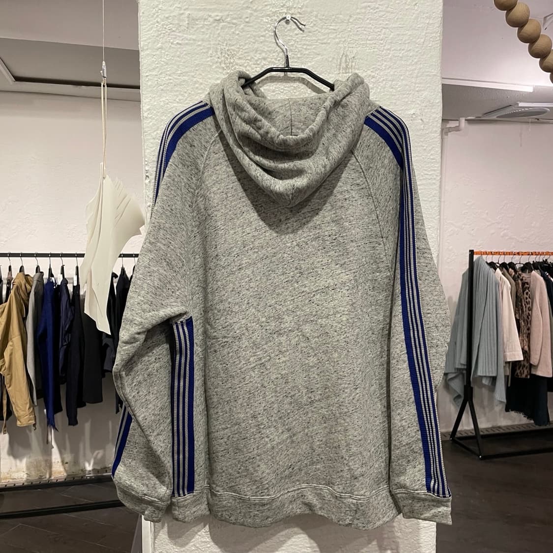 니들스 x awge 후드티셔츠 상품이미지3