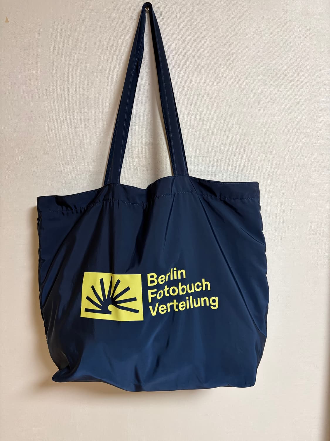 베를린포토북디스트리뷰션 토트백 네이비 상품이미지1