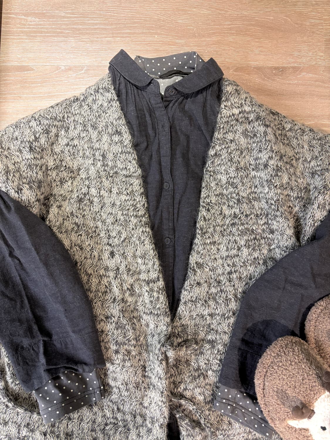 난로불 앞에서 차 마실 거 같은 귀여운 쿠모리 코디🍵 상품이미지2