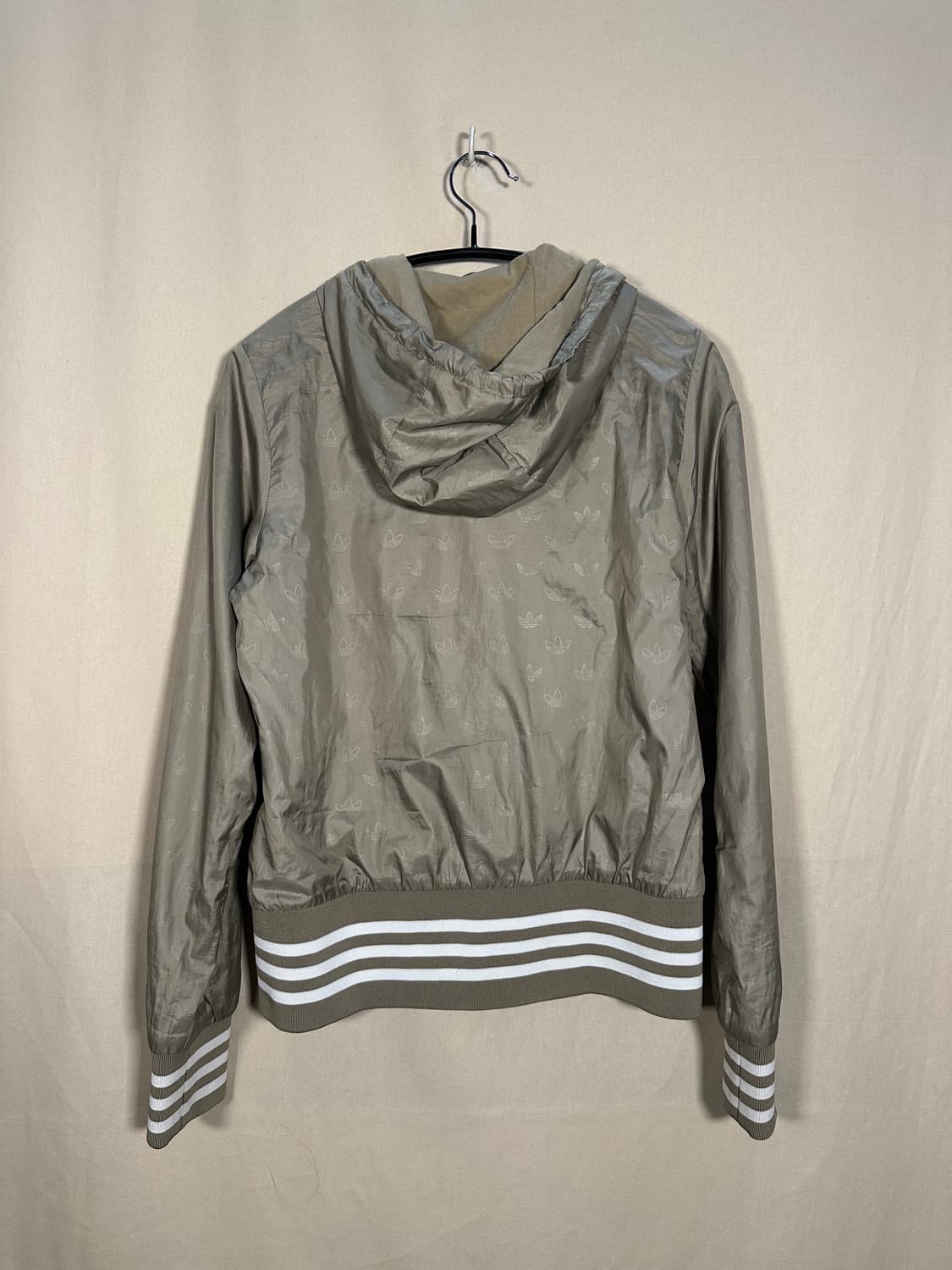 아디다스 올드스쿨 카키올리브 대장 바람막이 처분  상품이미지3