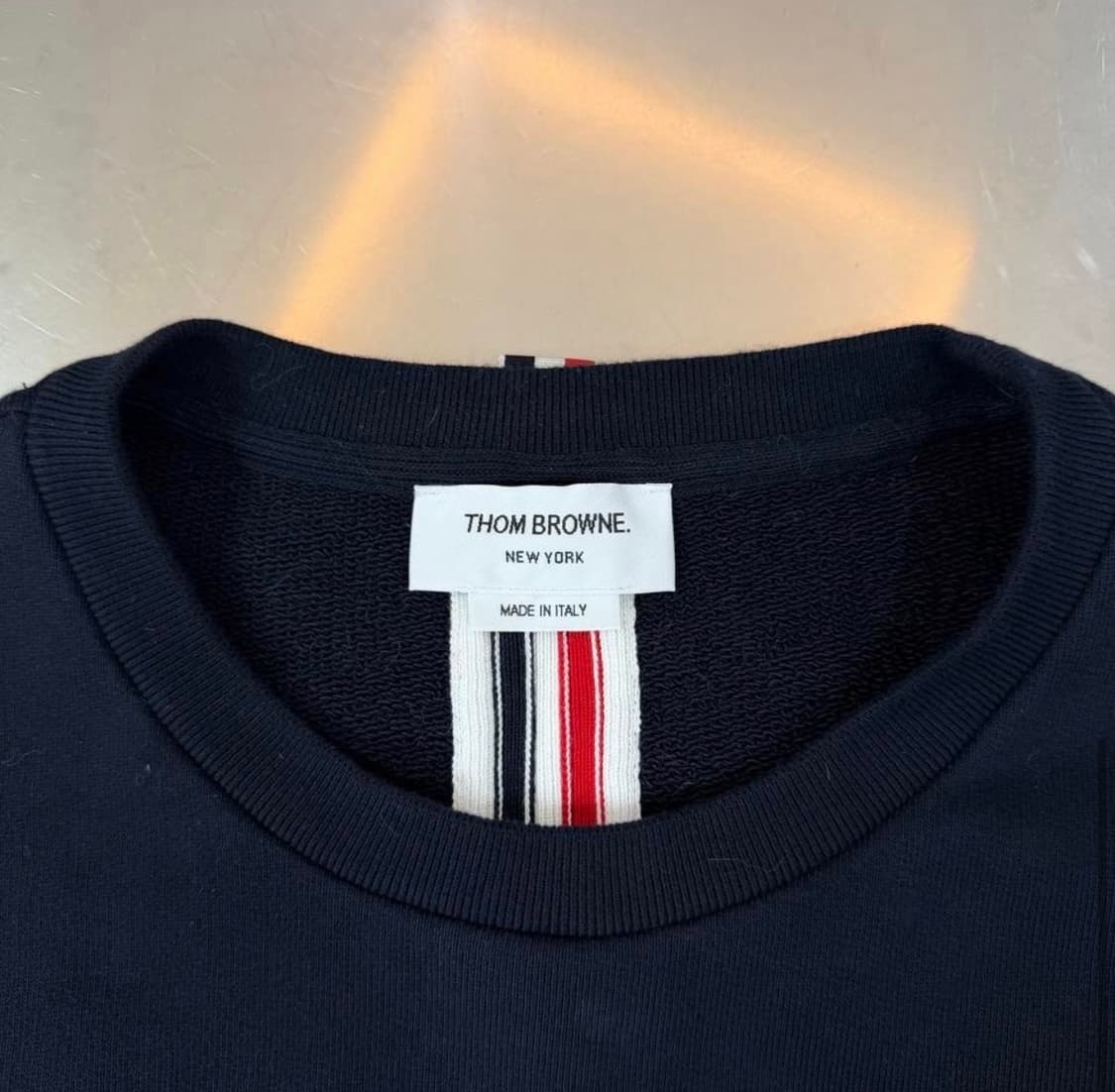 [리오브전포점] 톰브라운 백삼선 스프라이트 맨투맨 3 상품이미지4