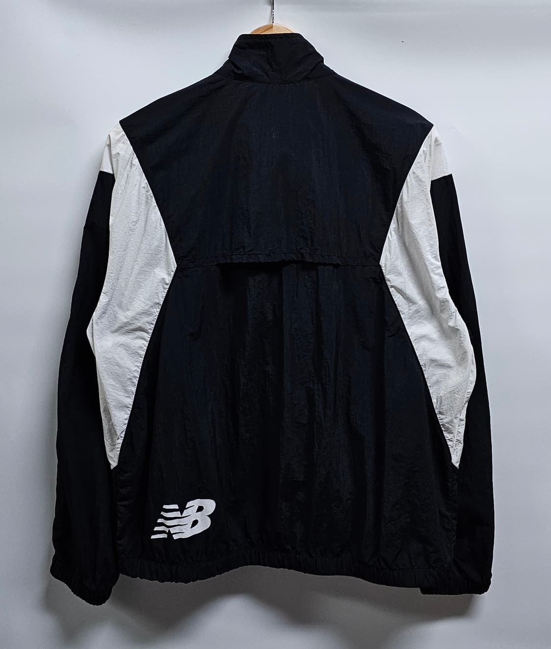 뉴발란스 우븐 바람막이 M 상품이미지2