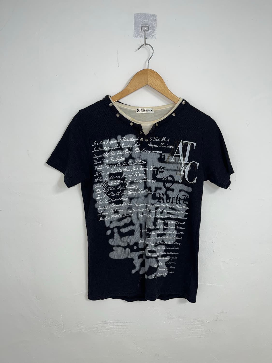 고딕 레터링 프린팅 레이어드 티셔츠 상품이미지6