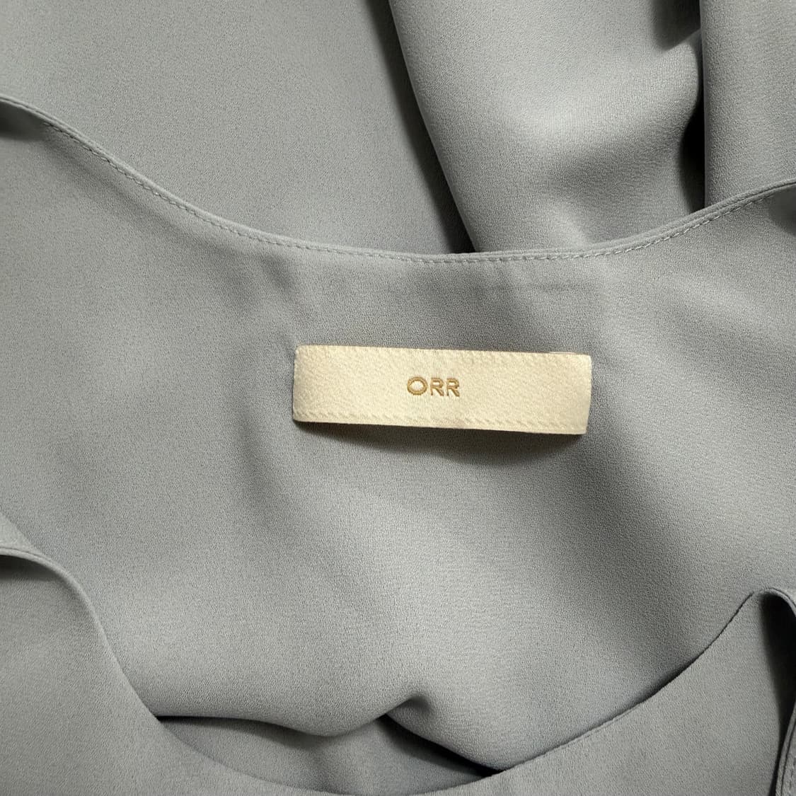 ORR(오르) 와이드넥 슬리브리스 블라우스 상품이미지3