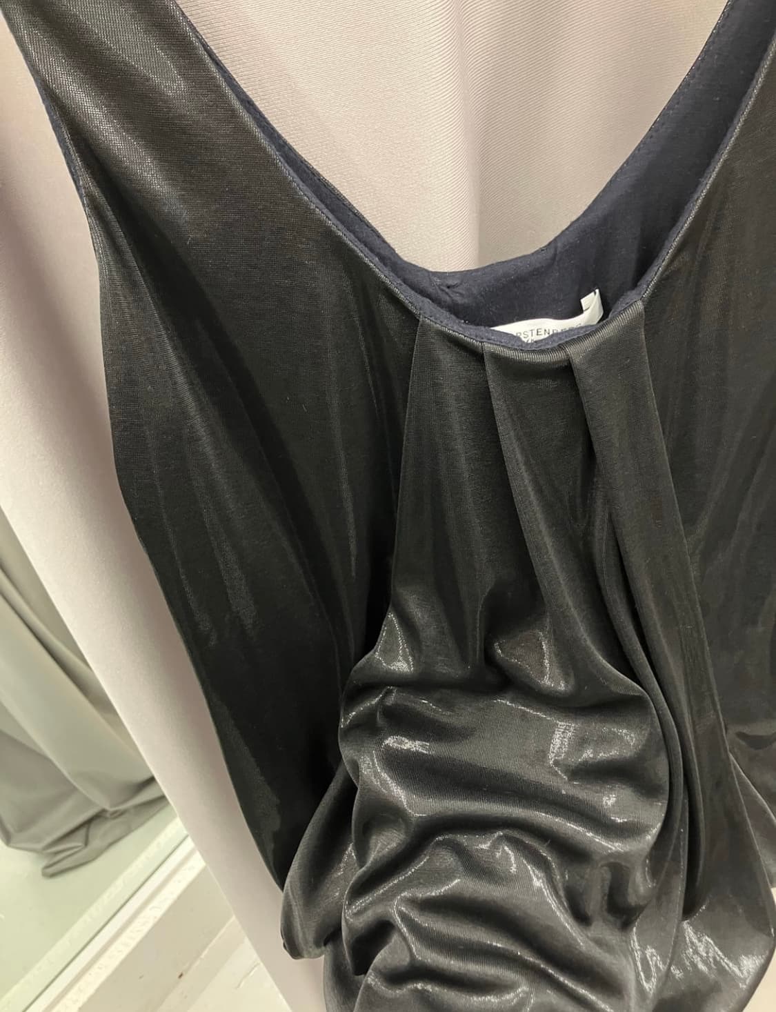 Silky drape top 상품이미지2