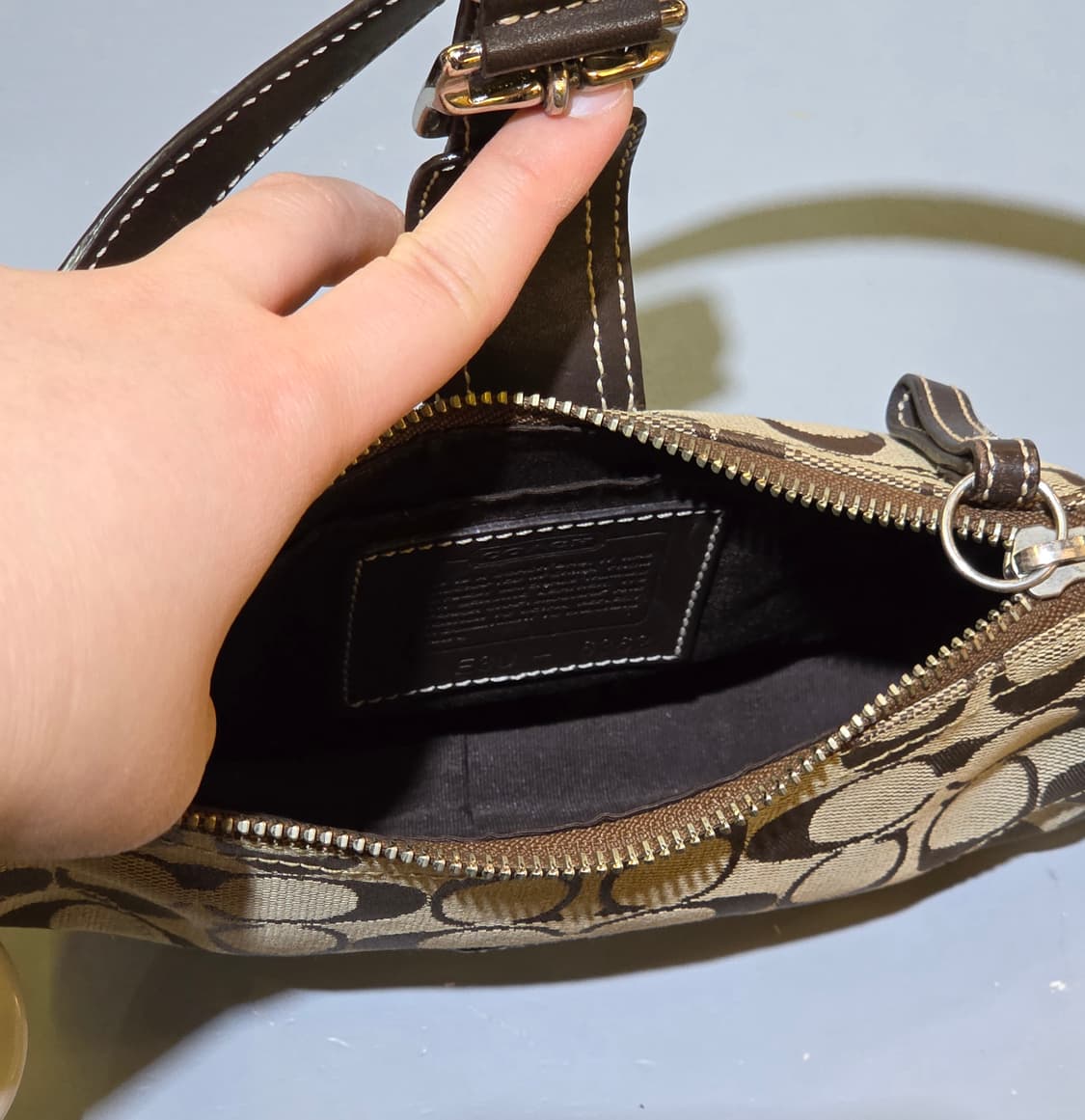 Coach 코치 패턴 브라운 미니버클백 상품이미지4