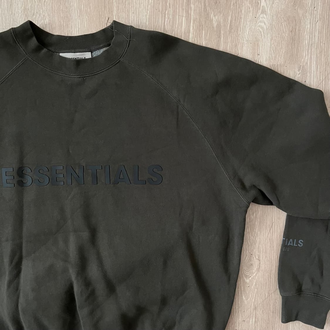 Fear of God Essentials logo sweatshirt 상품이미지4