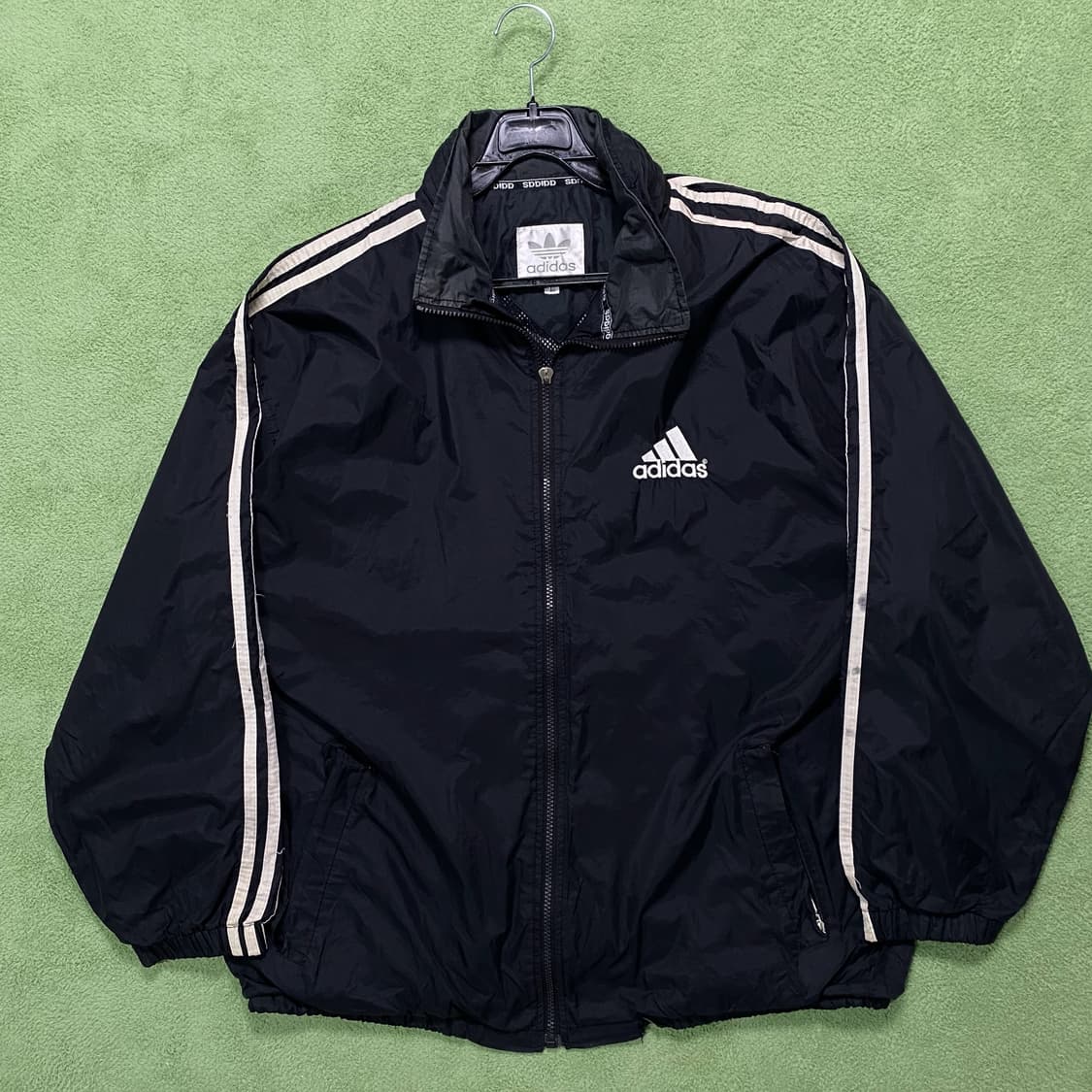 아디다스 후면 삼각 빅로고 올드스쿨 블랙 윈드브레이커 상품이미지3
