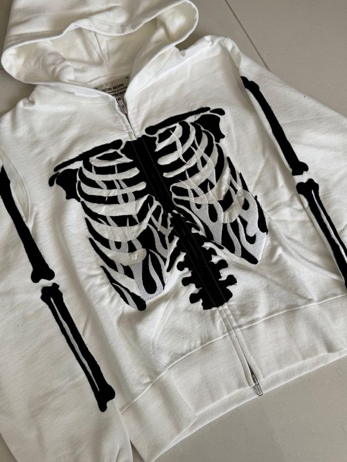 BONE ZIP UP HOODIE 본 지퍼업 후드티 상품이미지1