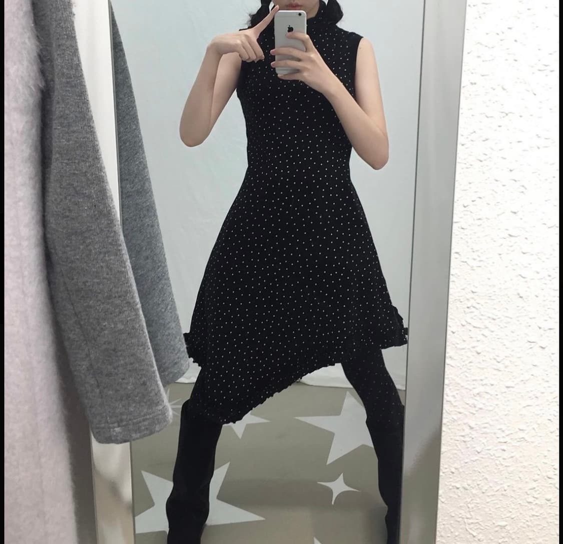 샵페어리 타이니 스타 터틀넥 드레스 블랙  상품이미지3