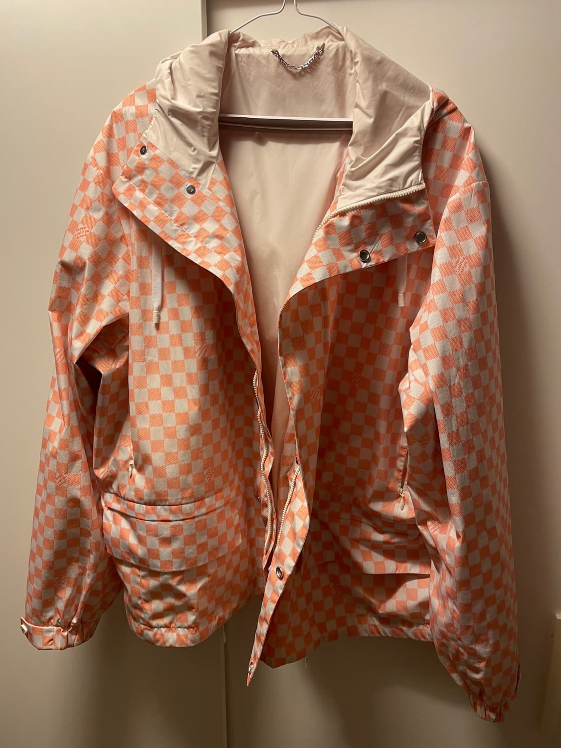 루이비통 퍼렐 다미에 바람막이 팝니다 상품이미지1