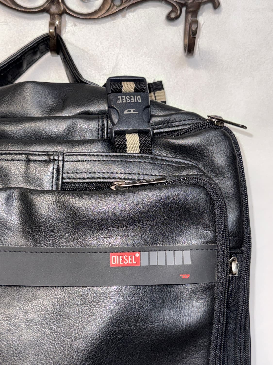 DIESEL black leather two ways square bag 상품이미지4