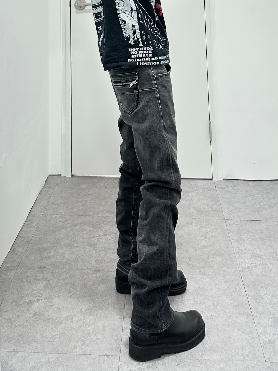 Back zipper detail gray washing jeans 상품이미지3