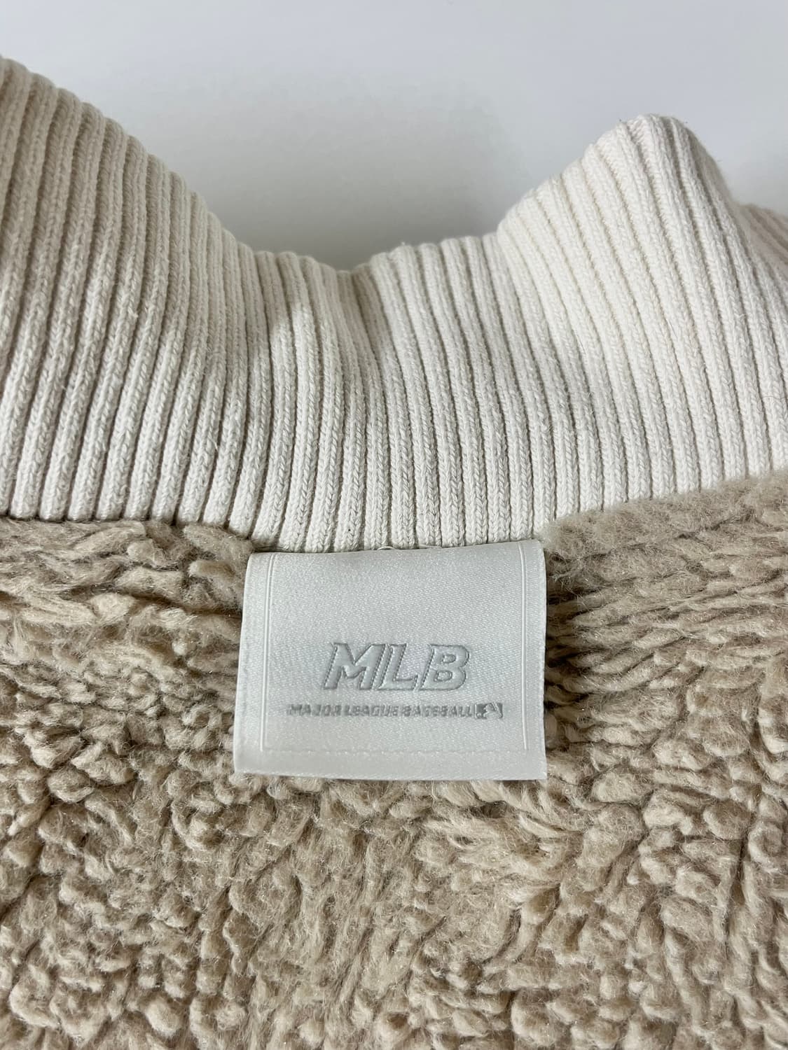 85) LA 다저스 퍼 후드 집업 아이보리 상품이미지8