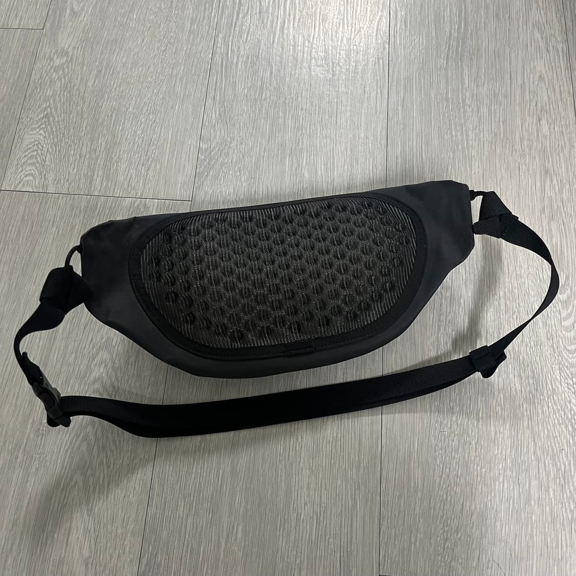 아크테릭스 그랜빌 크로스바디 백 블랙 상품이미지4