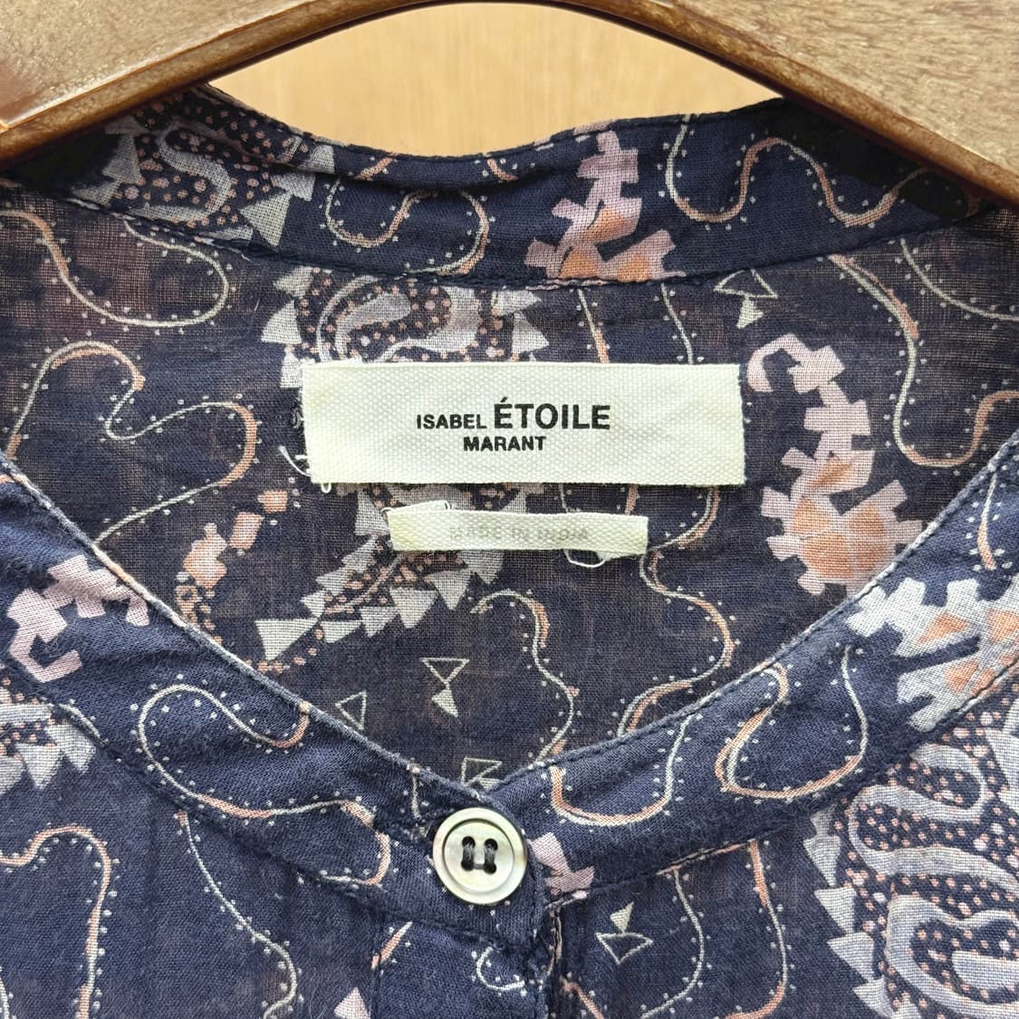 이자벨마랑 에뚜왈 블라우스 페이즐리 패턴 버튼 디테일 네이비 상품이미지7