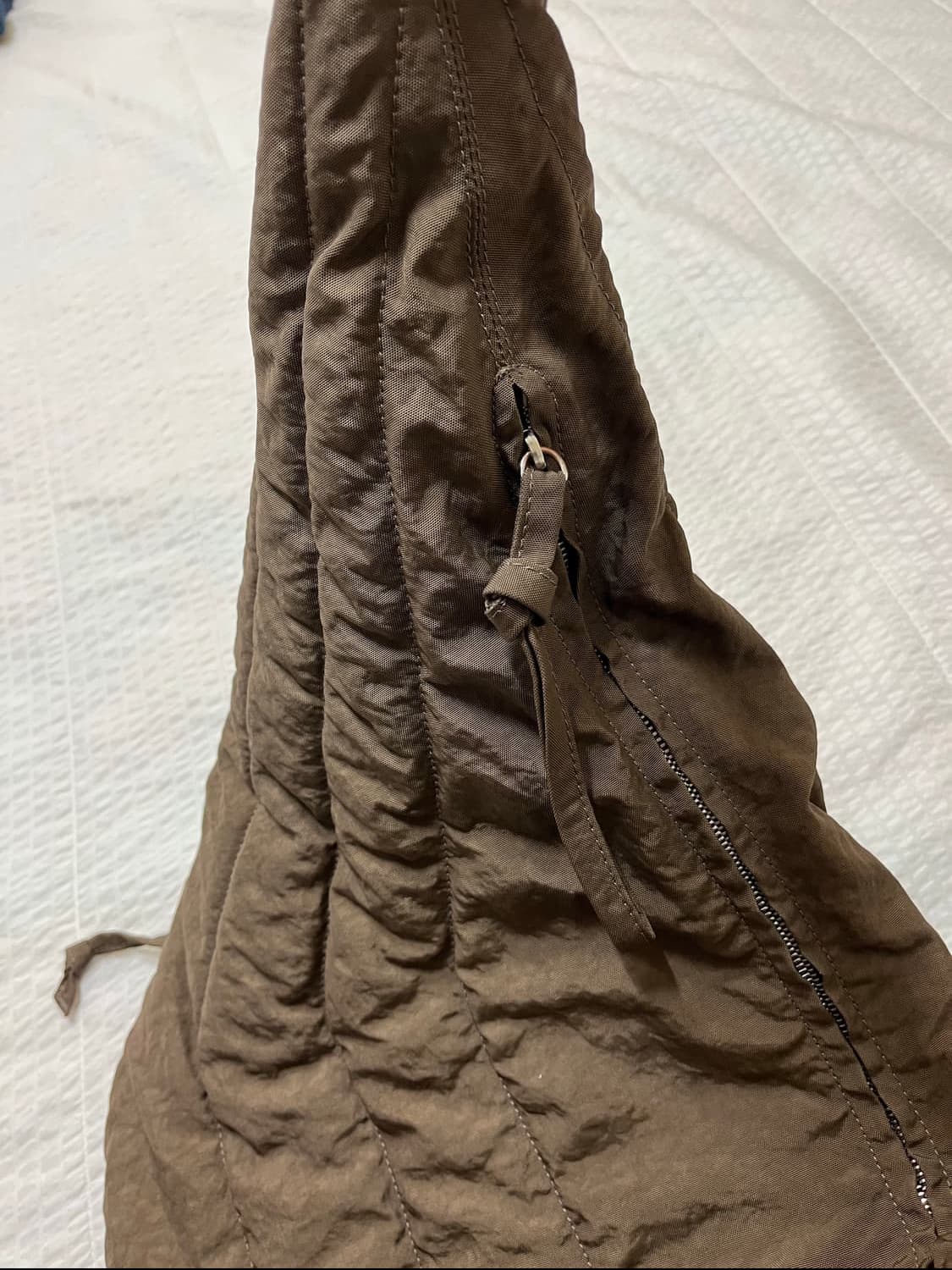 르메르 게임백 라지 다크 브라운 얼쓰 소프트 크로스 바디백 나일론 상품이미지5
