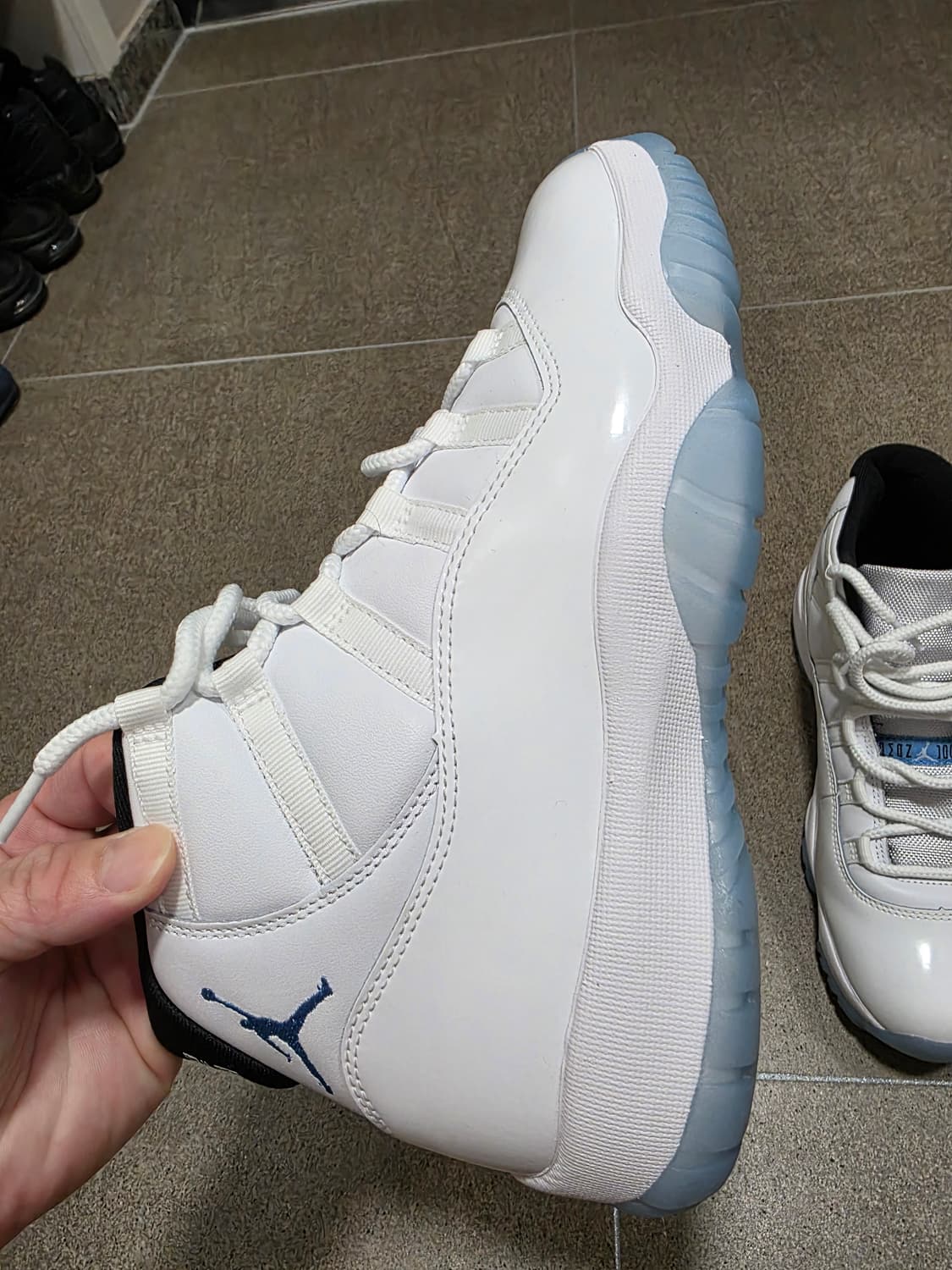 조던 11 레트로 레전드 블루 2024 상품이미지2