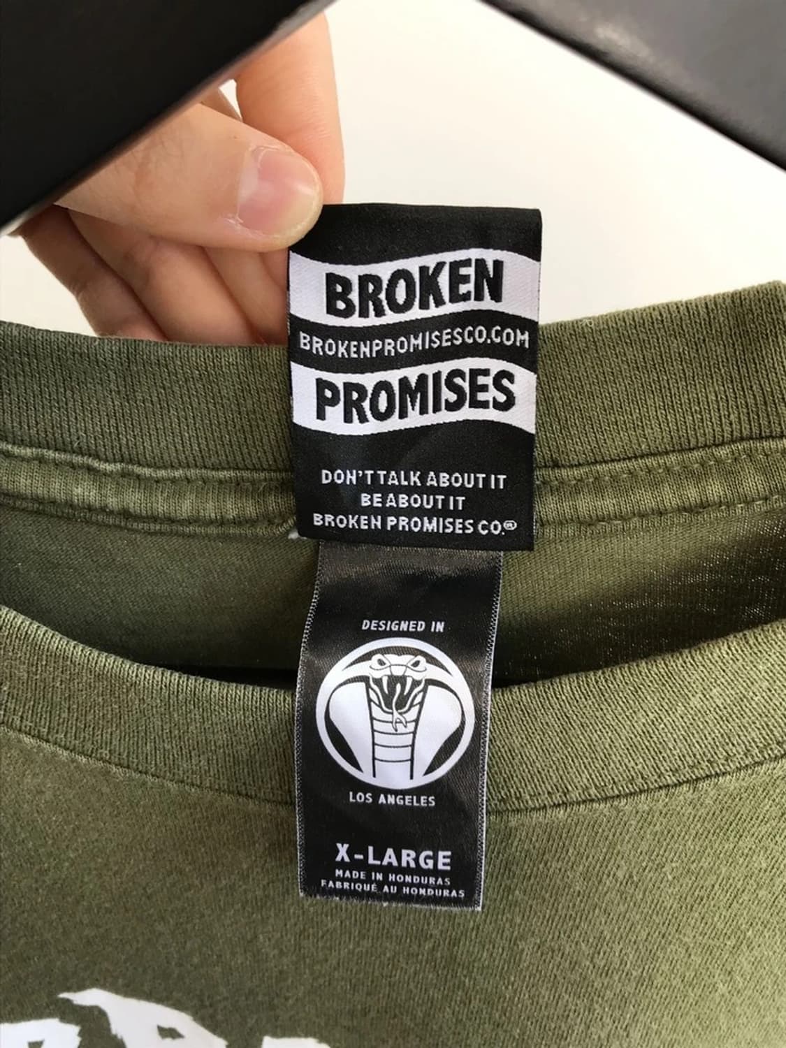 Broken Promises Skeleton Graphic Tee 상품이미지7