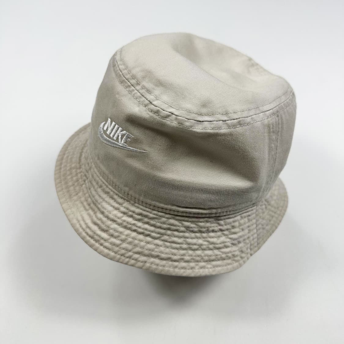 나이키 퓨추라 아이보리 버킷햇 모자 상품이미지1