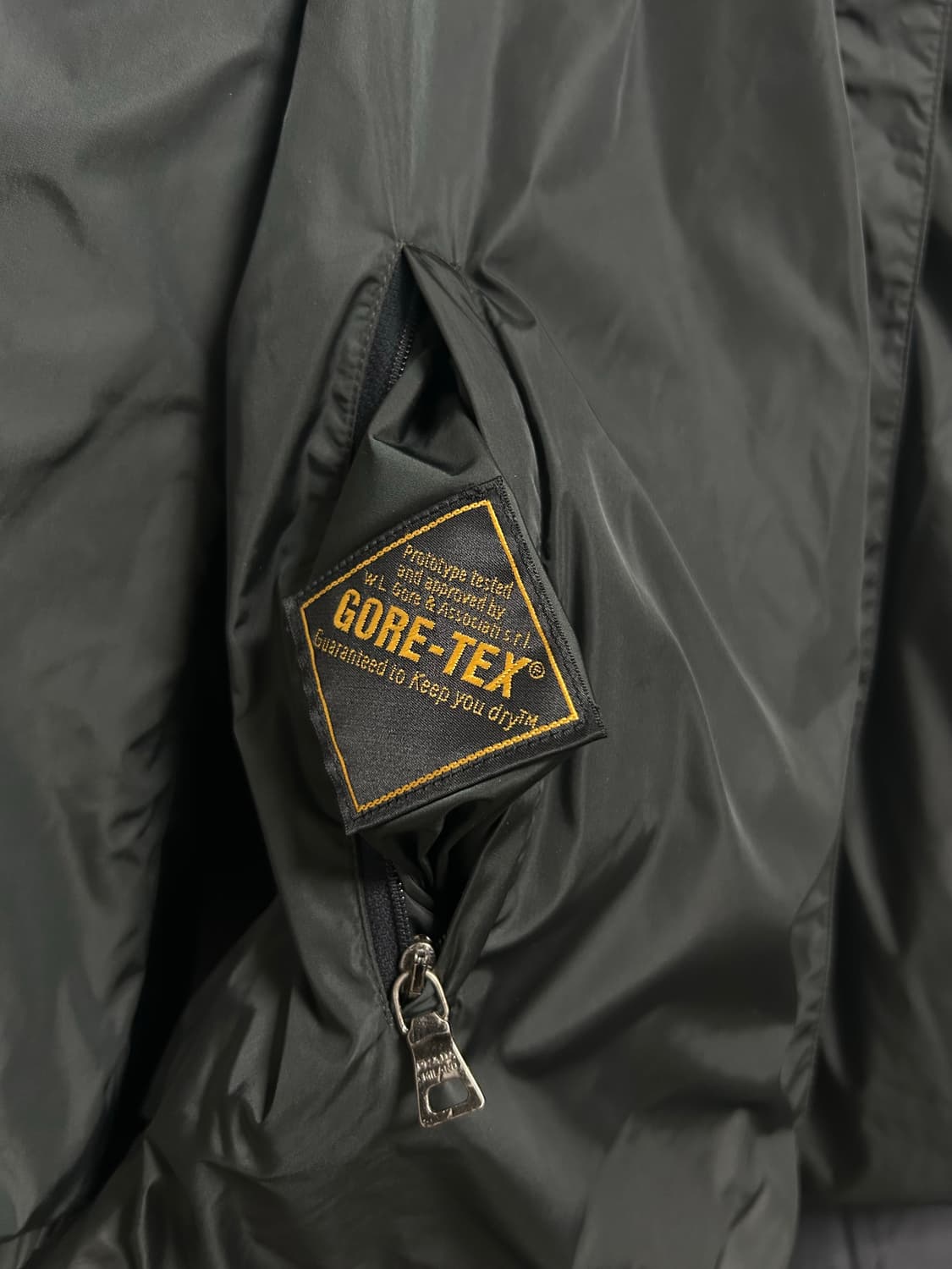 프라다 고어텍스 리버시블 자켓  상세사진 상품이미지7
