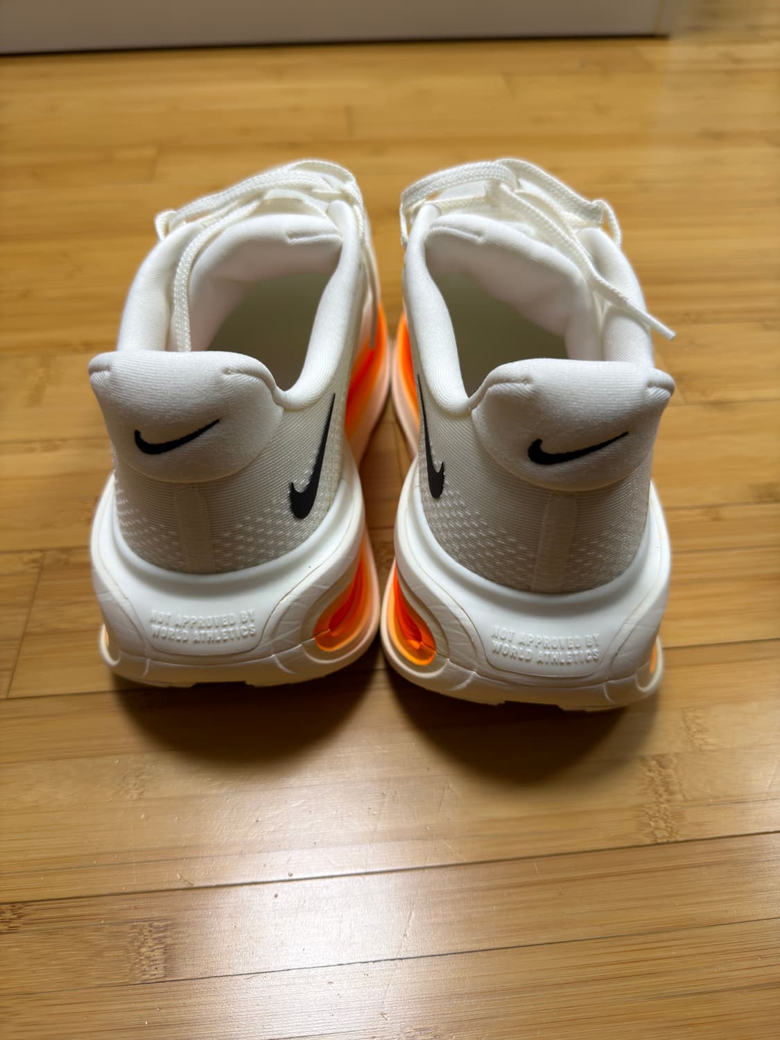 나이키 보메로 프리미엄 세일 코코넛 밀크 280 상품이미지4