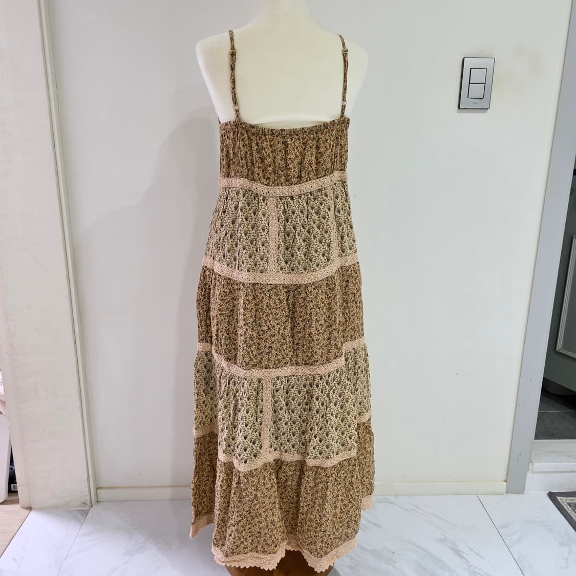 브라운 잔꽃무늬 모리걸st 패치워크 슬리브리스 롱원피스 상품이미지3