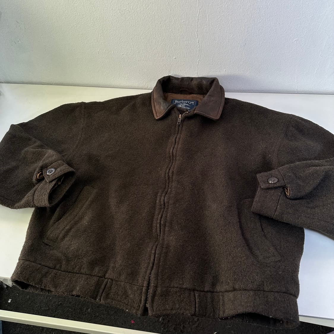 L 버버리 딥브라운 오버핏 레더카라넥 크롭 울자켓 상품이미지3