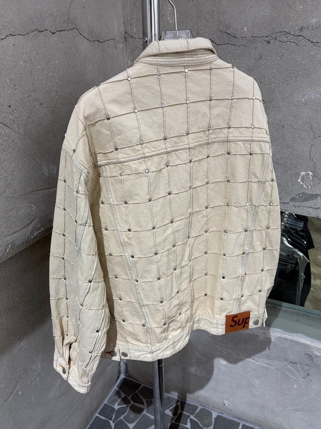 슈프림 스터디드 심 트러커 자켓 상품이미지3