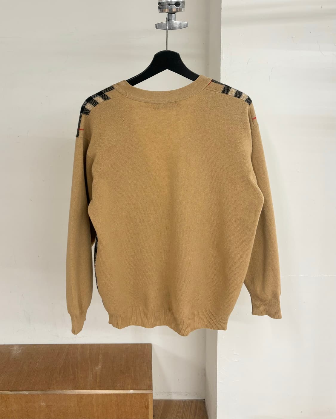 버버리 빈티지 베이지 노바 체크 브이넥 가디건 상품이미지6