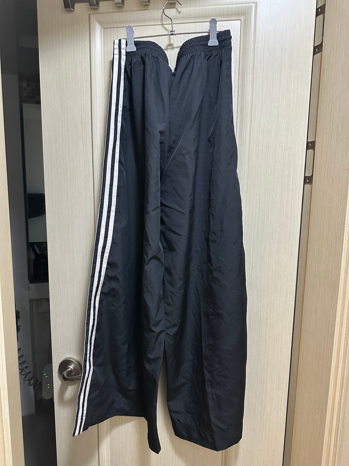 아디다스 아딜레늄 시즌3 오버사이즈 트랙 팬츠 블랙 상품이미지5